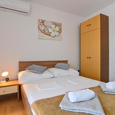 Rooms & Apartments Jadranka Baška Extérieur photo
